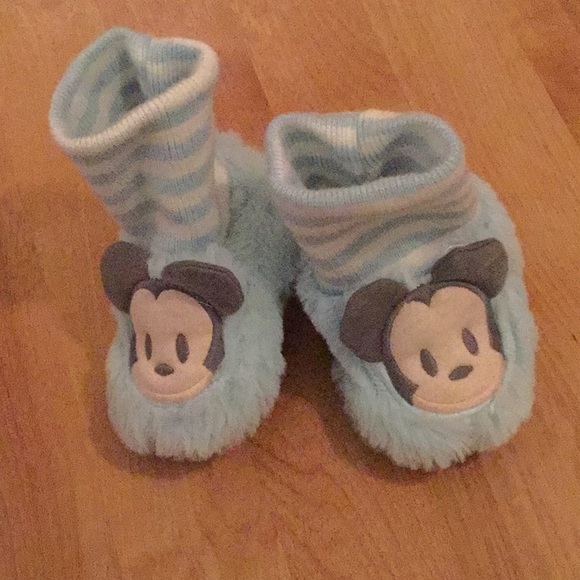 Disney Other - Disney baby slippers size 0-6 months